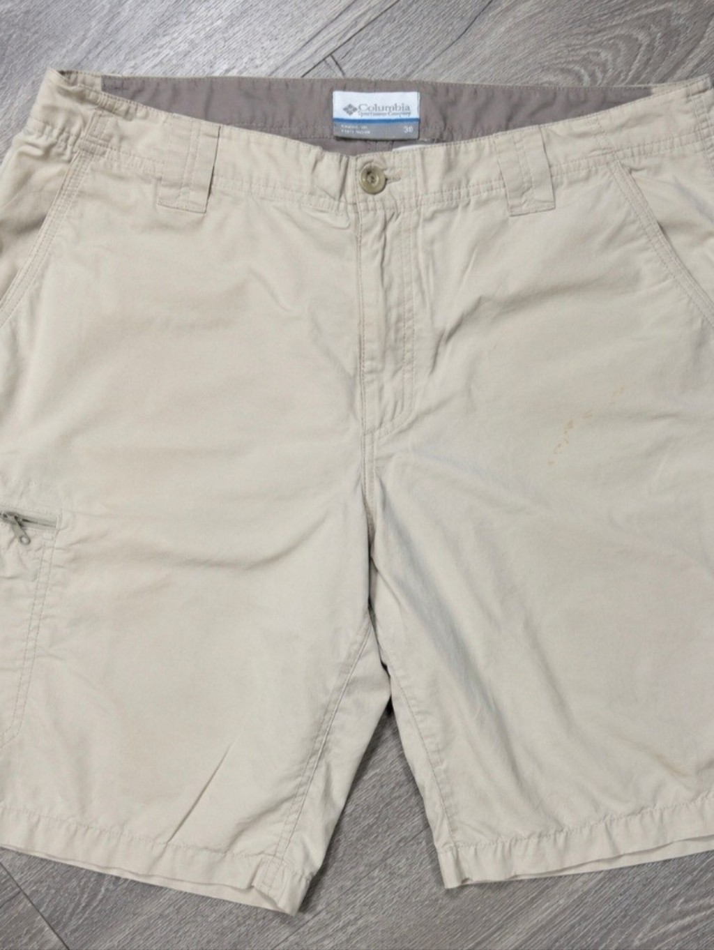 Columbia Men's Cargo Hiking Fishing Shorts Size 38 Beige Tan Outdoor Zip Pocket